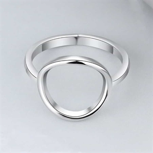 Circle sterling ring